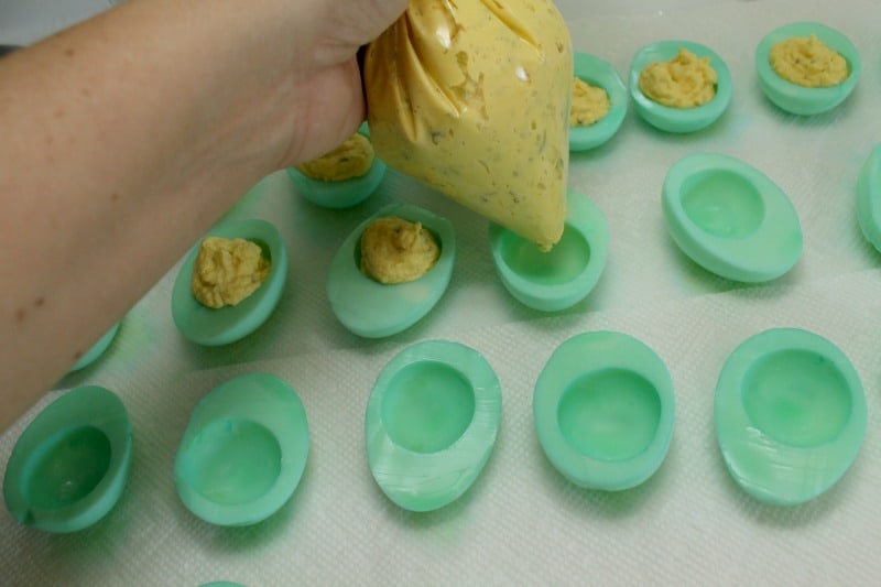 how to fill deviled eggs