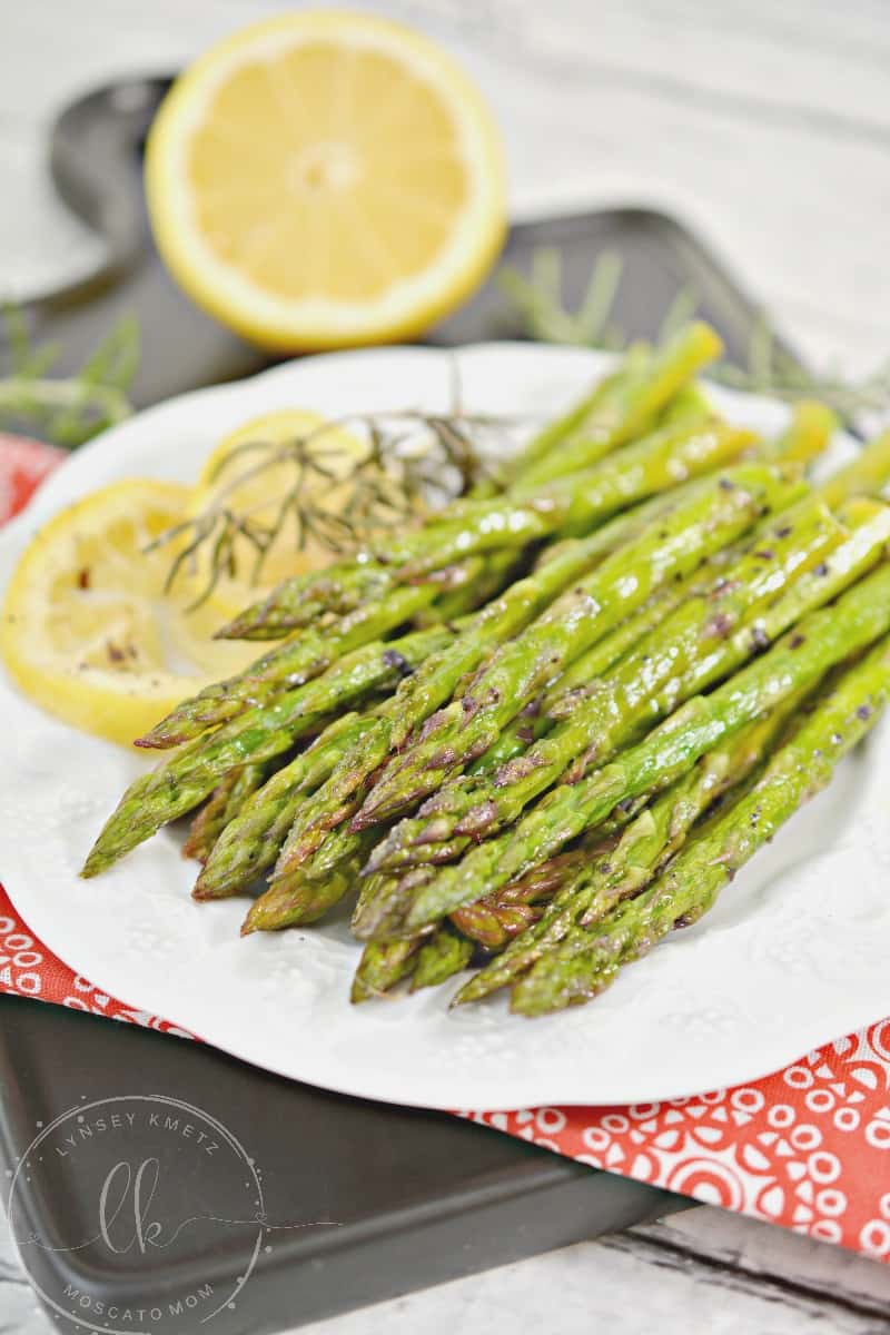 https://moscatomom.com/wp-content/uploads/2019/06/keto-roasted-asparagus.jpg